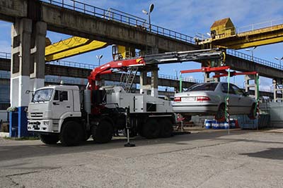 Эвакуатор с частичной погрузкой КАМАЗ-6560 от АЗ «Чайка-Сервис»