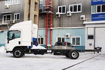 Удобный закабинный спальник на базе шасси Isuzu ELF 9.5 (NQR90LM) от АЗ 