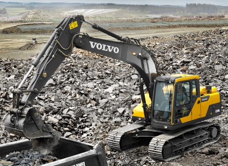 Новый малоразмерный экскаватор VOLVO EC170D для ценителей универсальности и мобильности