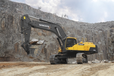 Volvo EC750D демонстрирует великолепную производительность в самых тяжелых условиях работы